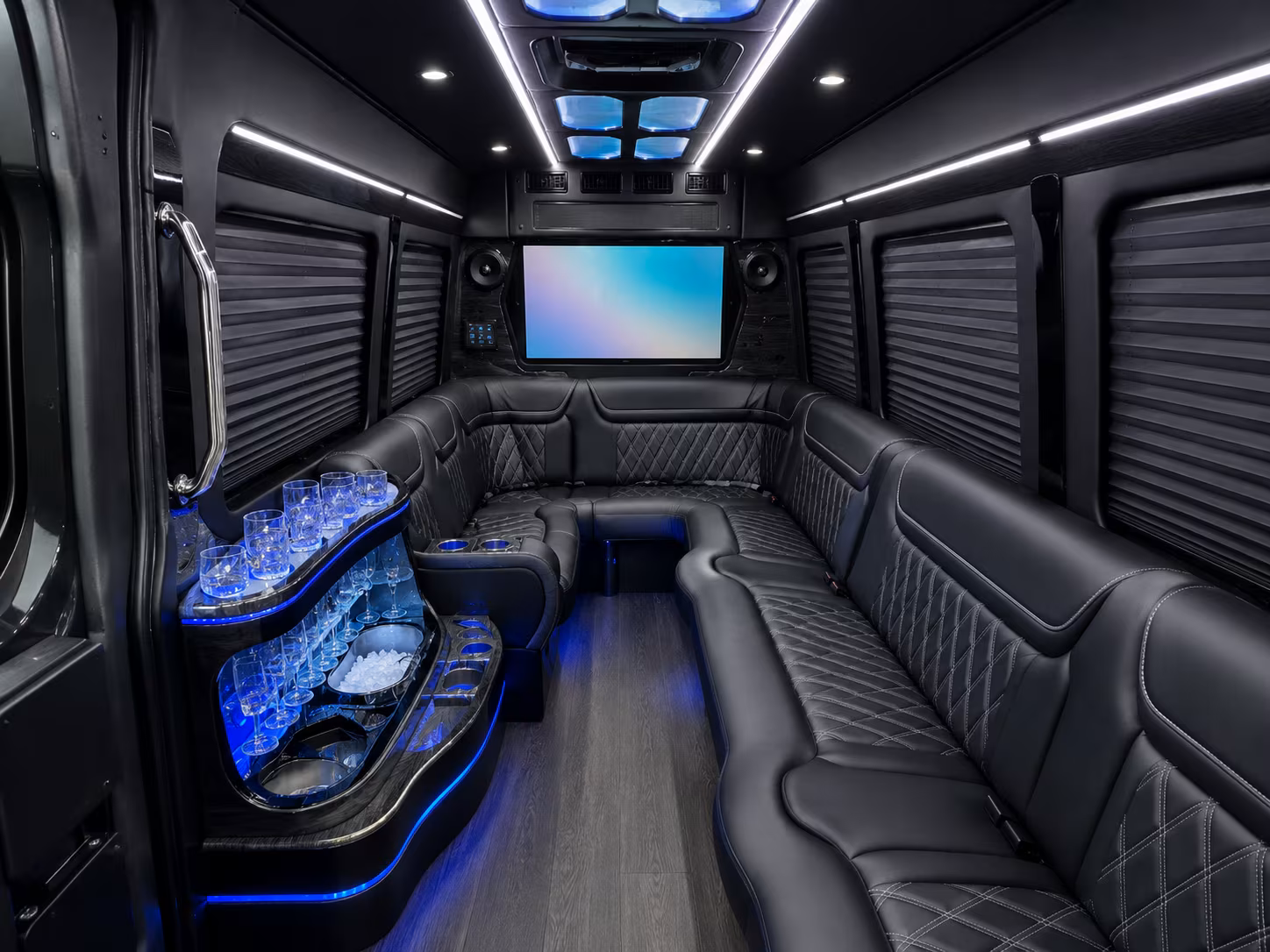 shuttle buses to mohegan sun arena and hartford area concert venues